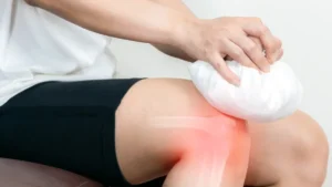 Conceptual image of knee inflammation and joint recovery, showing cryotherapy being used for osteoarthritis relief.